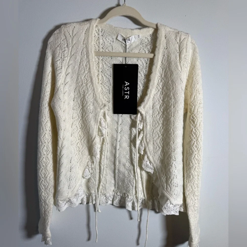 ASTR‎ The Label Cream Lace Up Cardigan XS Cottagecore Romantic Knit Boho NWT